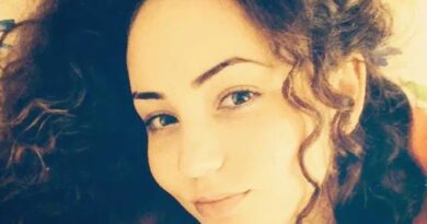 Romanian woman Anna Ursu dies by accident train selfie in Iasi Romania